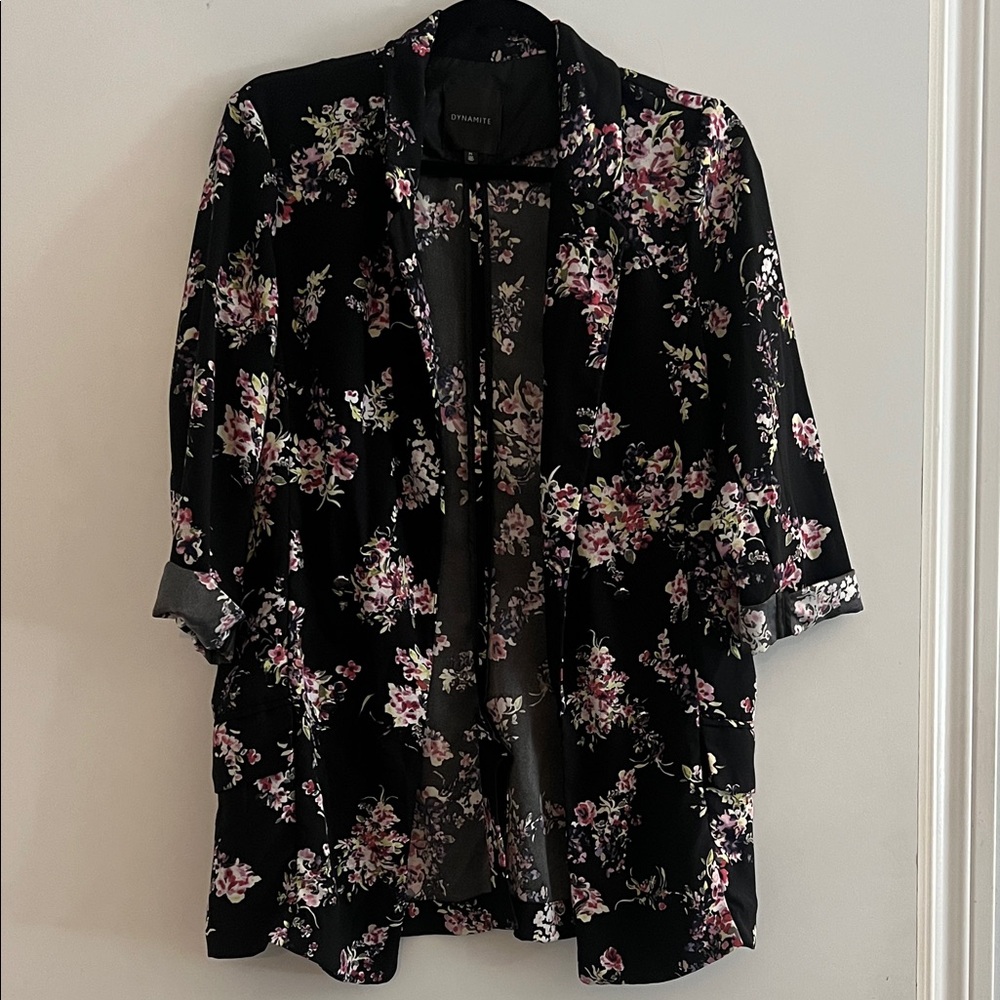 Dynamite‎ Floral Blazer